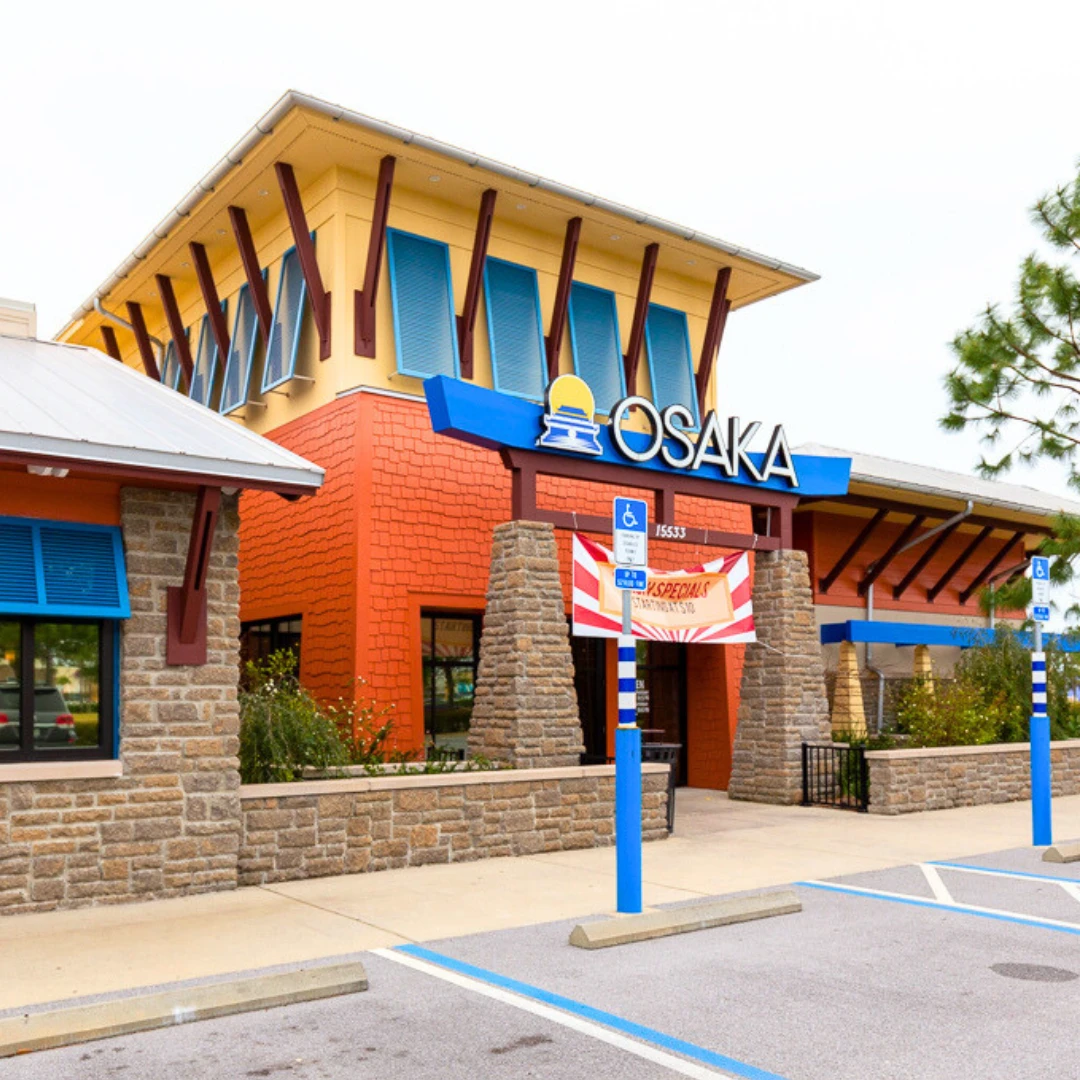 ปรตูทางเข้าร้าน Osaka Japanese Hibachi Steakhouse & Sushi Bar เมือง Panama City Beach รัฐ Florida Work and Travel USA