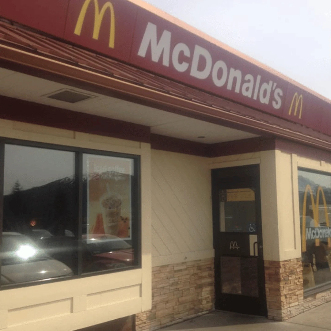 ด้านหน้าร้าน McDonald's เมือง Juneau รัฐ Alaska