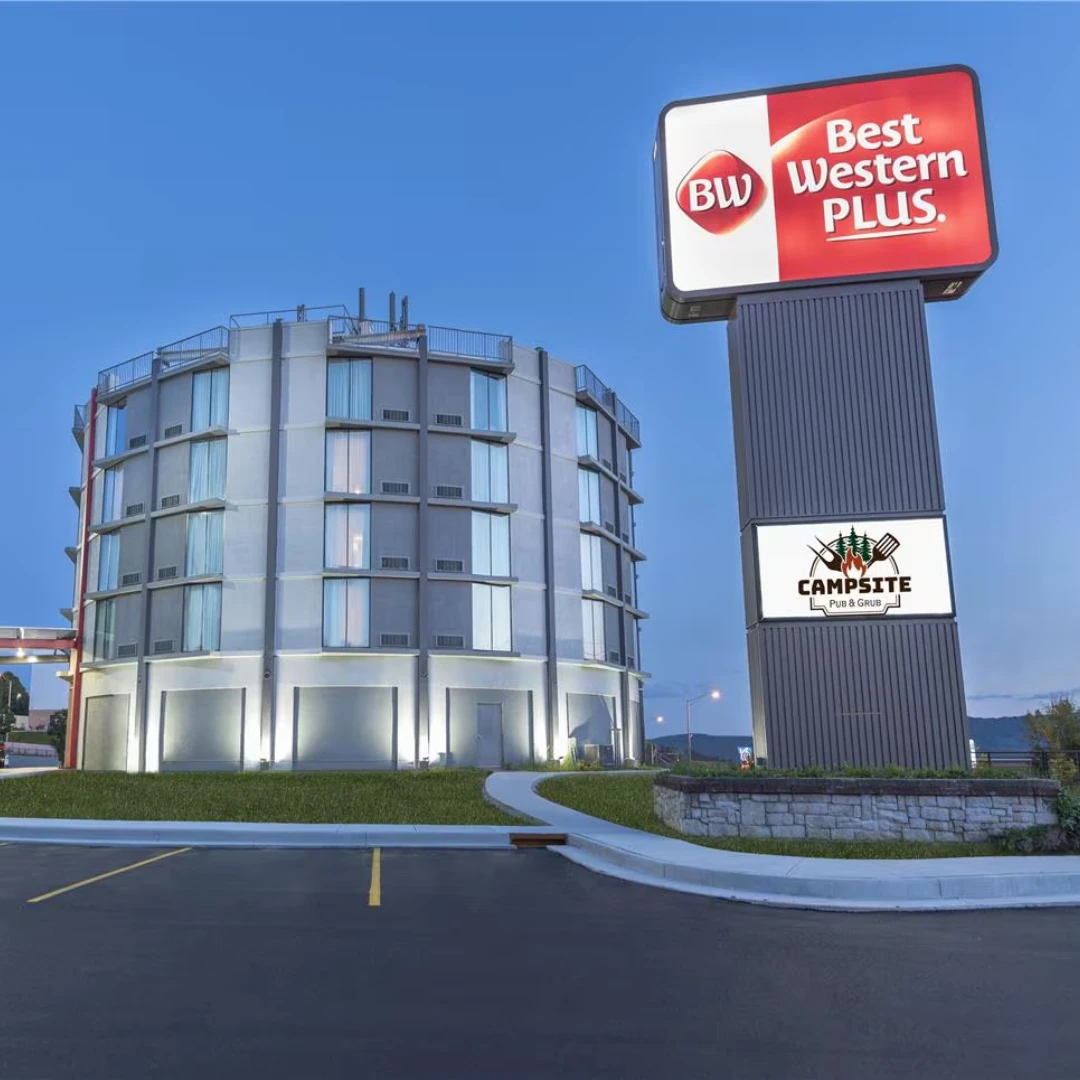 หน้าโีรงแรม Best Western Plus, Wausau, WI