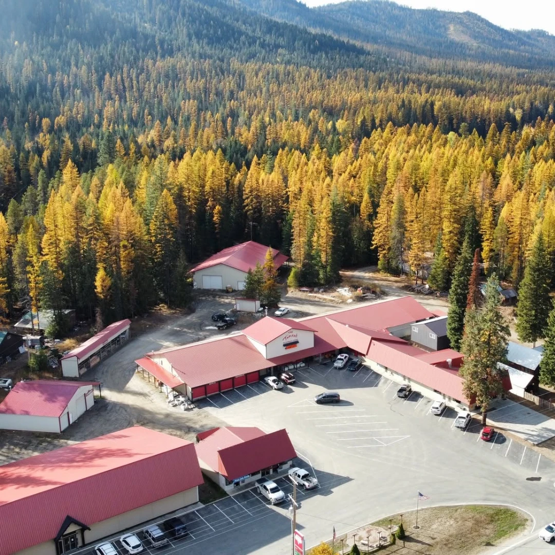 มีหลายงานใน The Tamrak เมือง Priest River รัฐ Idaho